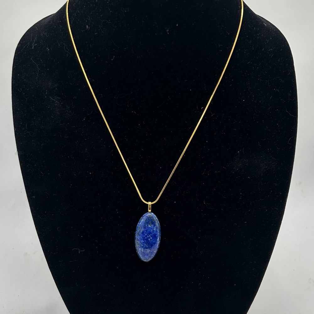 Sleek Gold Necklace with Blue Lapis Lazuli Stone Pendant